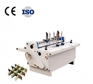 Leading Manufacturer for Carton Box Making Machine -
 LJXC-Automatic Cardboard Clapboard Machine – HengChuangLi